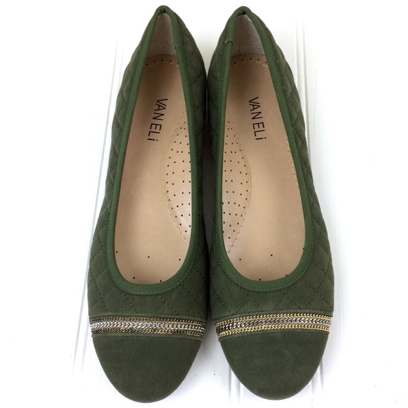 dark green flat shoes